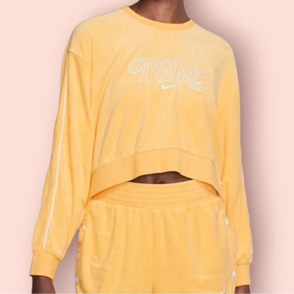 Nike Women’s Retro Femme French Terry Cropped Crew Sweatshirt, Size L - Picture 6 of 7